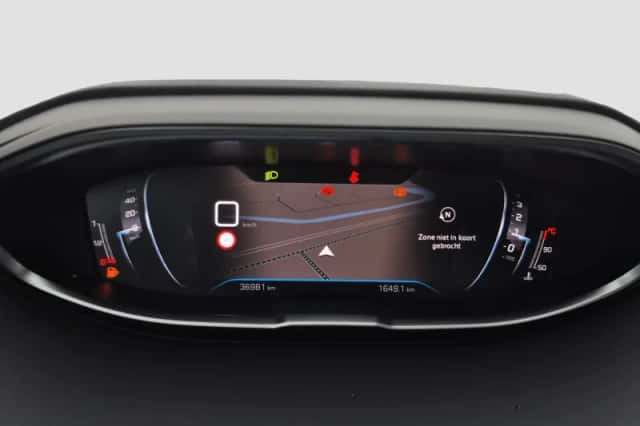 Peugeot 3008 (2023) thumbnail 6