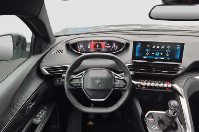 Peugeot 3008 (2023) thumbnail 7