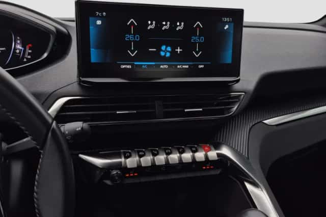 Peugeot 3008 (2023) thumbnail 10