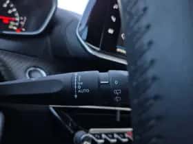 Peugeot 2008 (2021) thumbnail 14