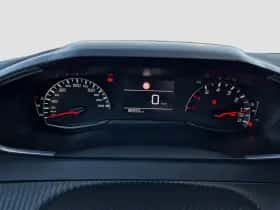 Peugeot 2008 (2021) thumbnail 10