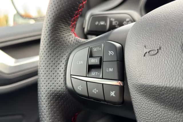 Ford Focus (2021) thumbnail 11
