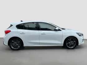 Ford Focus (2021) thumbnail 4