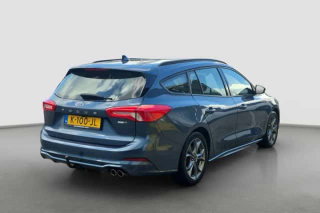 Ford Focus (2020) thumbnail 3