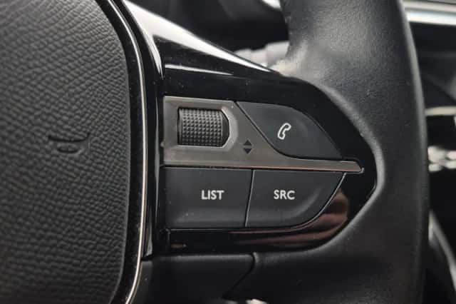 Peugeot 208 (2021) thumbnail 12