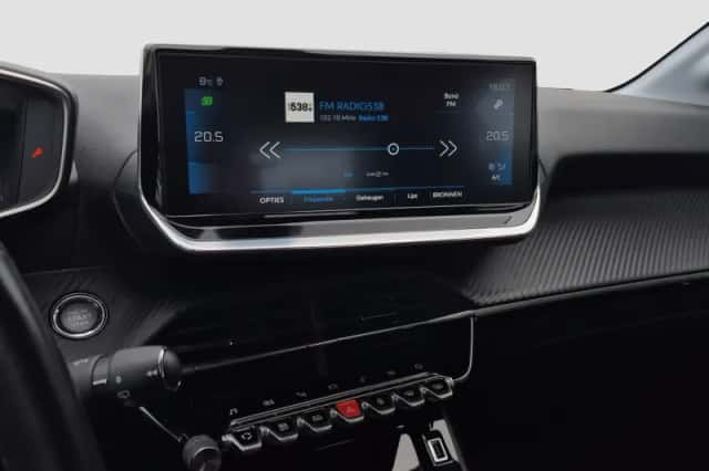 Peugeot 208 (2021) thumbnail 15