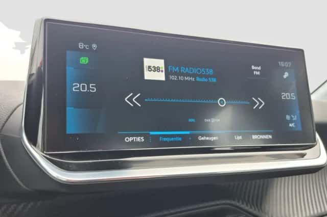 Peugeot 208 (2021) thumbnail 16