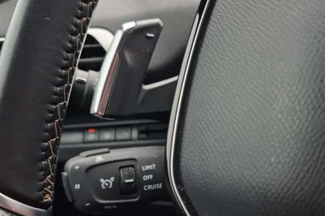 Peugeot 5008 (2022) thumbnail 12