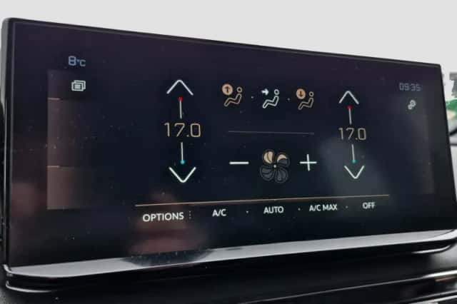 Peugeot 5008 (2022) thumbnail 16