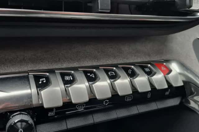 Peugeot 5008 (2022) thumbnail 23