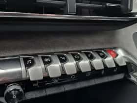 Peugeot 5008 (2022) thumbnail 23