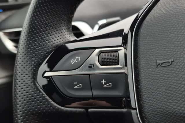 Peugeot 5008 (2022) thumbnail 9
