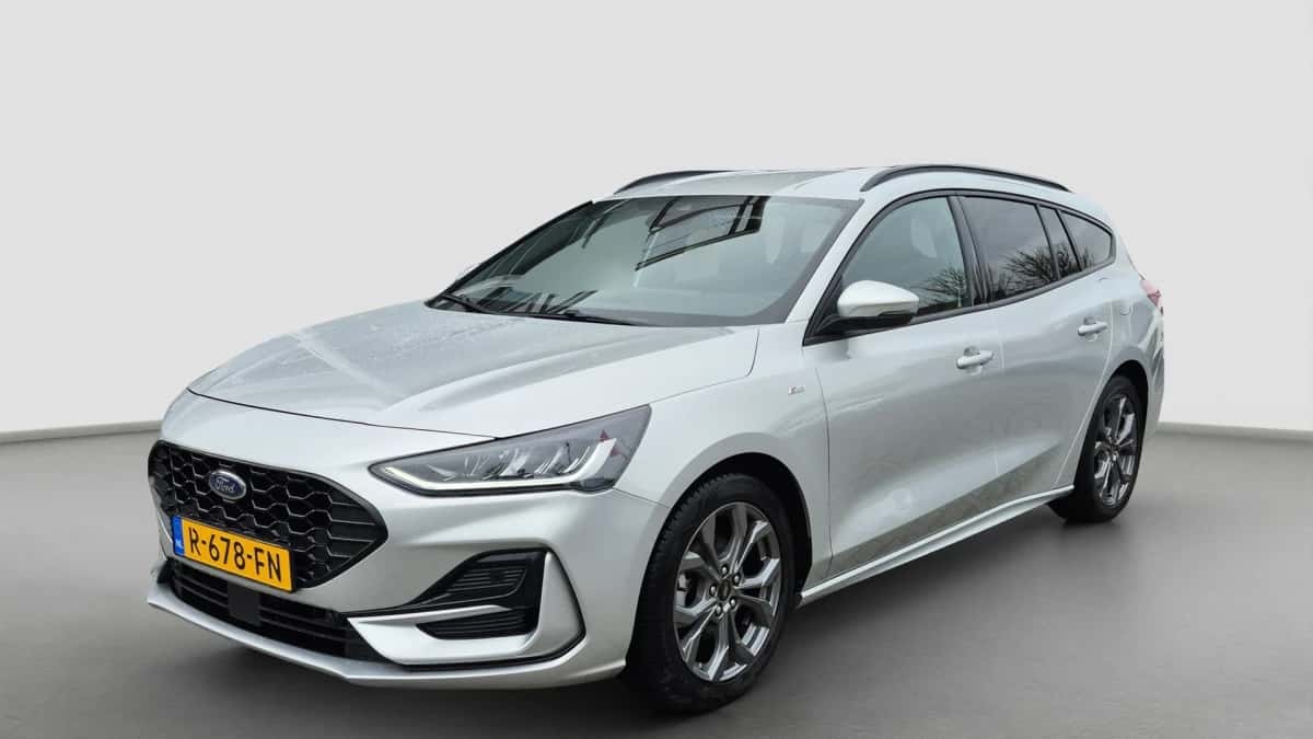 Ford Focus (2022) — foto 1