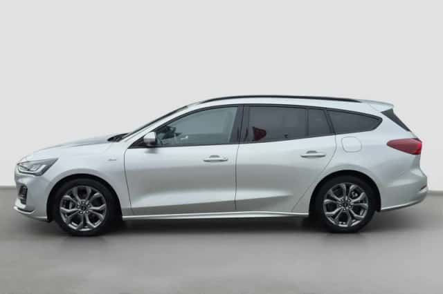 Ford Focus (2022) thumbnail 2