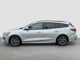 Ford Focus (2022) thumbnail 2