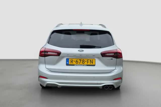 Ford Focus (2022) thumbnail 3