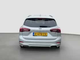Ford Focus (2022) thumbnail 3