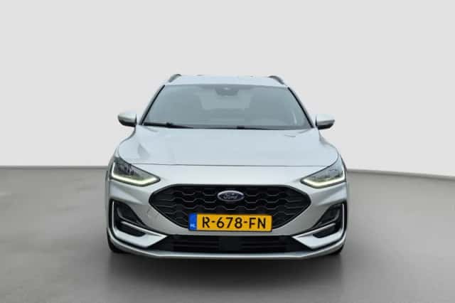 Ford Focus (2022) thumbnail 4