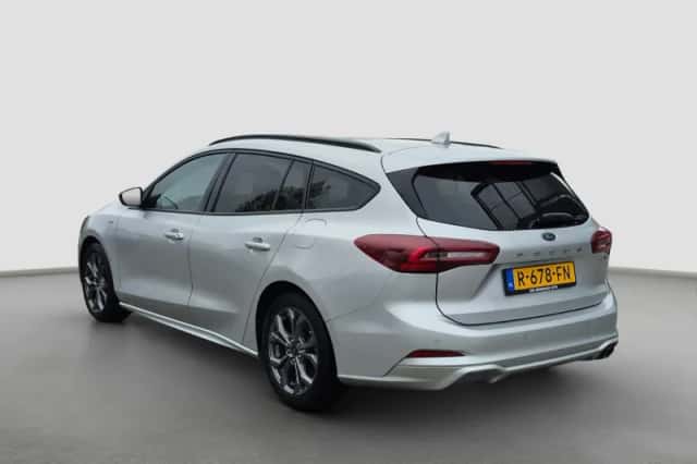 Ford Focus (2022) thumbnail 5