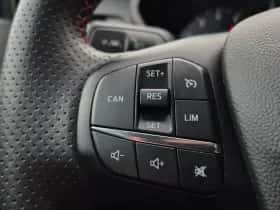 Ford Focus (2022) thumbnail 9