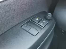 Toyota Yaris (2022) thumbnail 17