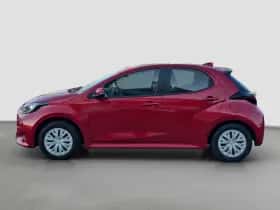 Toyota Yaris (2022) thumbnail 3