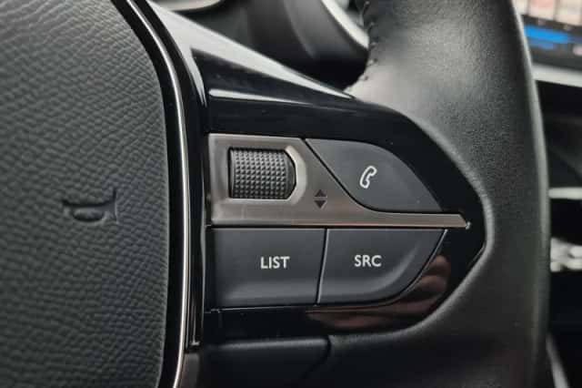 Peugeot 2008 (2020) thumbnail 11