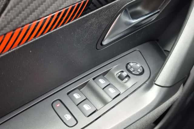 Peugeot 2008 (2020) thumbnail 22