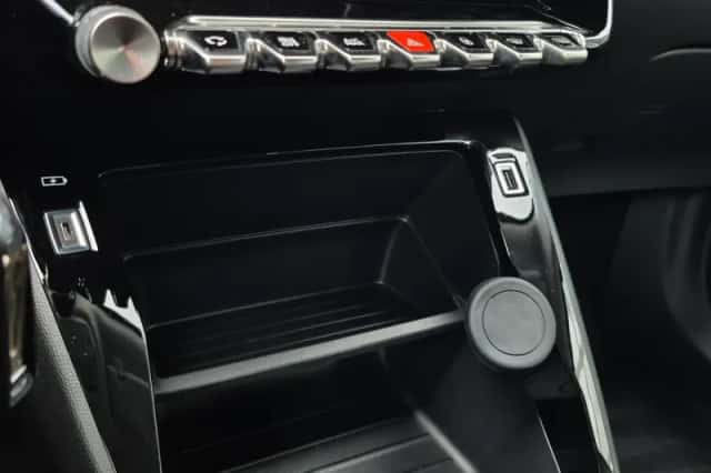Peugeot 2008 (2020) thumbnail 26