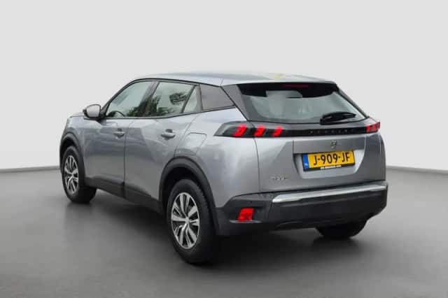 Peugeot 2008 (2020) thumbnail 6