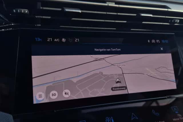 Peugeot 308 (2023) thumbnail 18