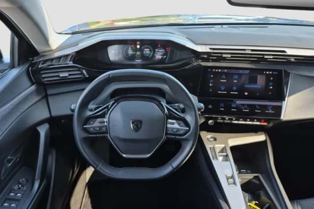 Peugeot 308 (2023) thumbnail 9