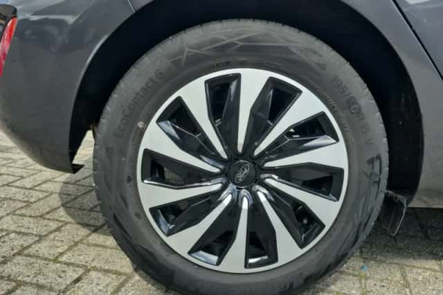 Ford Fiesta (2022) thumbnail 32