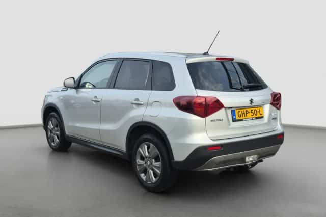 Suzuki Vitara (2023) thumbnail 4