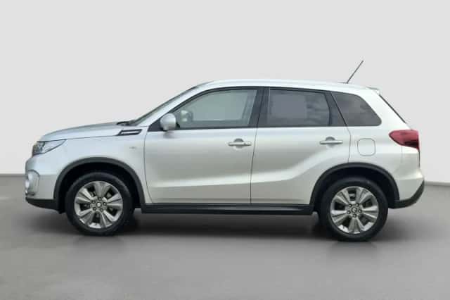 Suzuki Vitara (2023) thumbnail 5