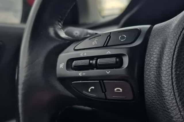 Kia Rio (2018) thumbnail 11