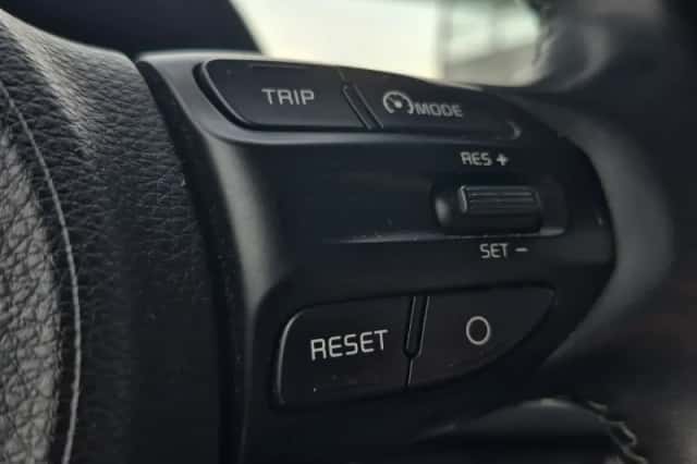 Kia Rio (2018) thumbnail 12