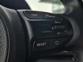 Kia Rio (2018) thumbnail 12