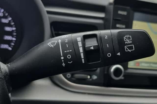 Kia Rio (2018) thumbnail 13