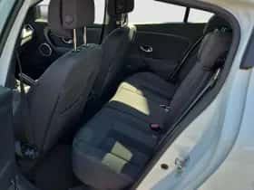 Renault Mégane (2011) thumbnail 26