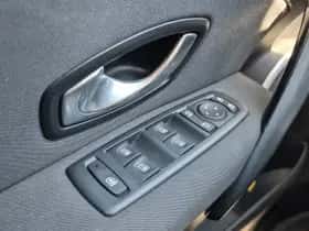 Renault Mégane (2011) thumbnail 29