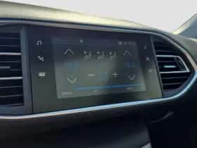 Peugeot 308 (2019) thumbnail 17