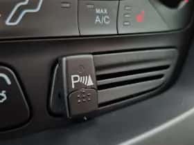 Ford C-Max (2016) thumbnail 25