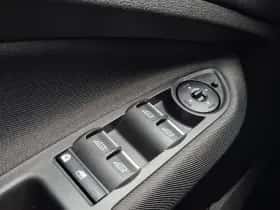 Ford C-Max (2016) thumbnail 29
