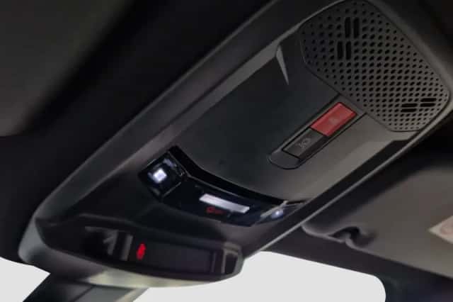 Peugeot e-2008 (2024) thumbnail 31