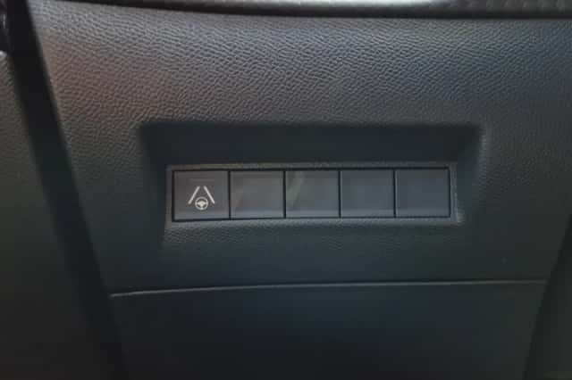 Peugeot e-2008 (2024) thumbnail 32