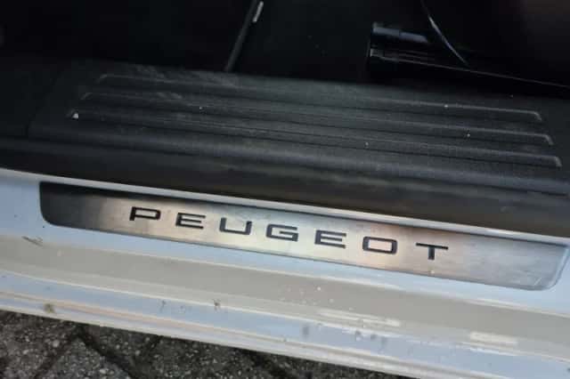 Peugeot e-2008 (2024) thumbnail 34