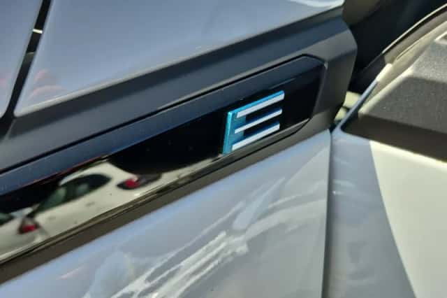 Peugeot e-2008 (2024) thumbnail 38