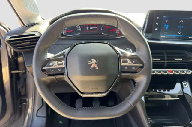 Peugeot 208 (2021) thumbnail 12