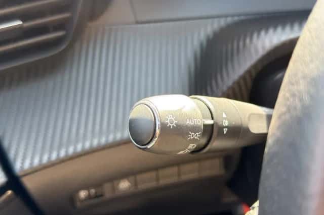 Peugeot 208 (2021) thumbnail 13